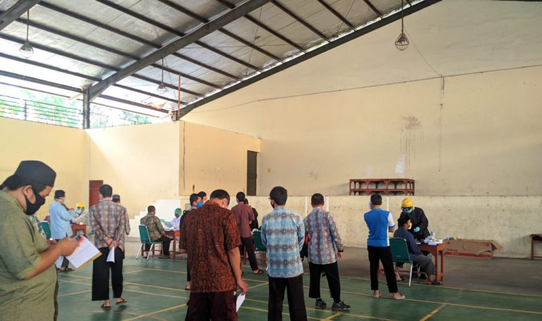 Gambar terkait Pantas Guru Sekolah Swasta Resign Massal,Bayar Rp 500 Ribu Jika Kerja Buruk hingga Asuh Anak Kepsek (dari Bing)